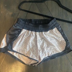 Lululemon dotty shorts 4